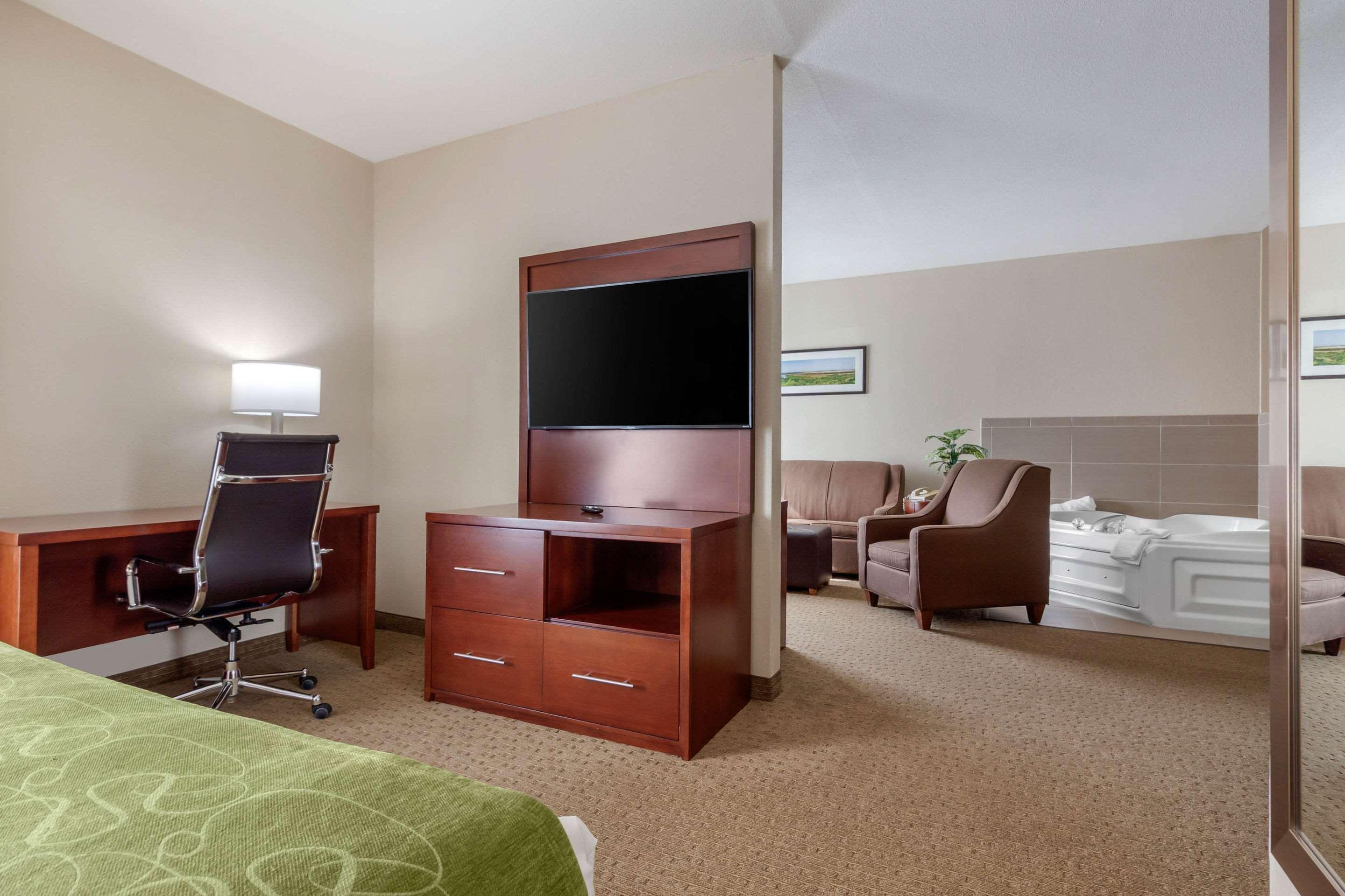 Comfort Suites Omaha East-Консіл-Блафс Екстер'єр фото