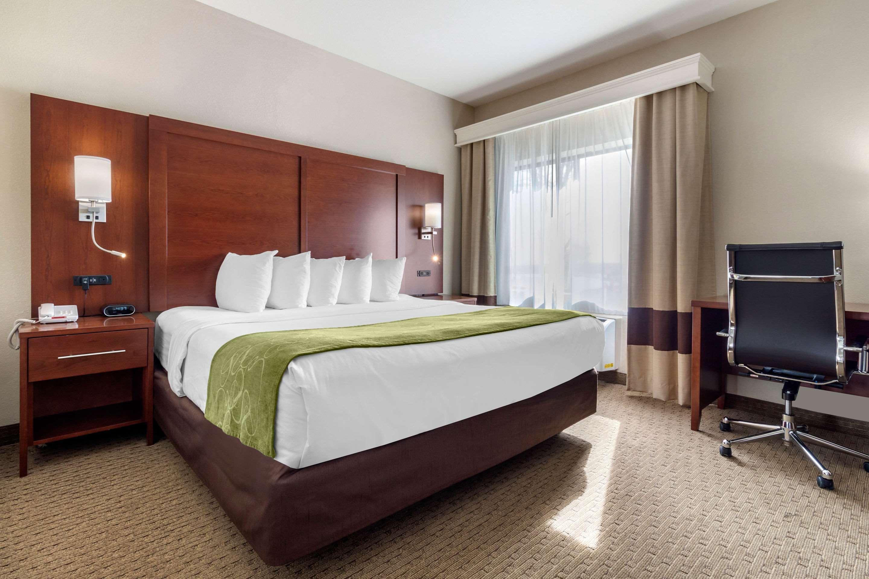 Comfort Suites Omaha East-Консіл-Блафс Екстер'єр фото