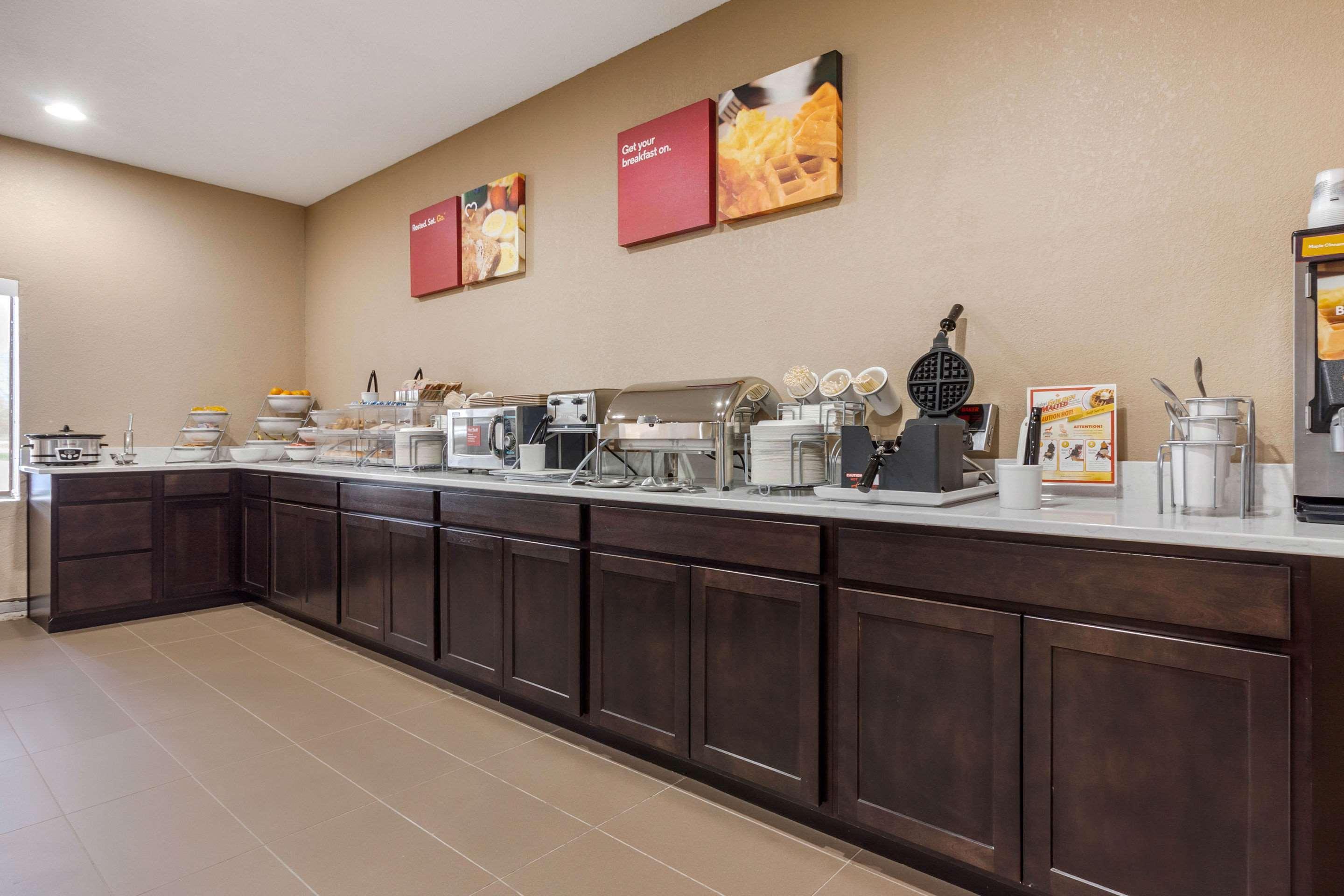 Comfort Suites Omaha East-Консіл-Блафс Екстер'єр фото