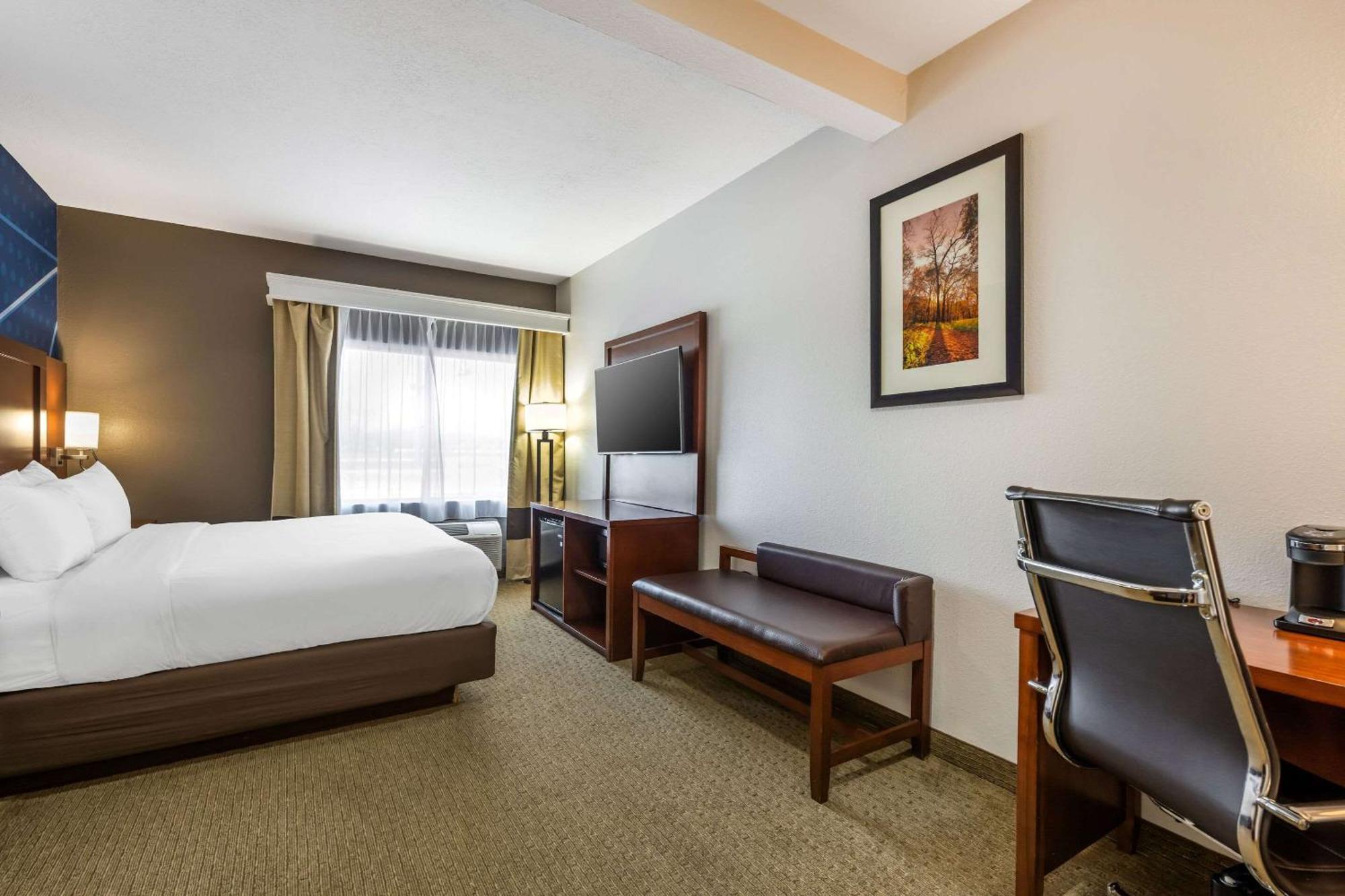 Comfort Suites Omaha East-Консіл-Блафс Екстер'єр фото