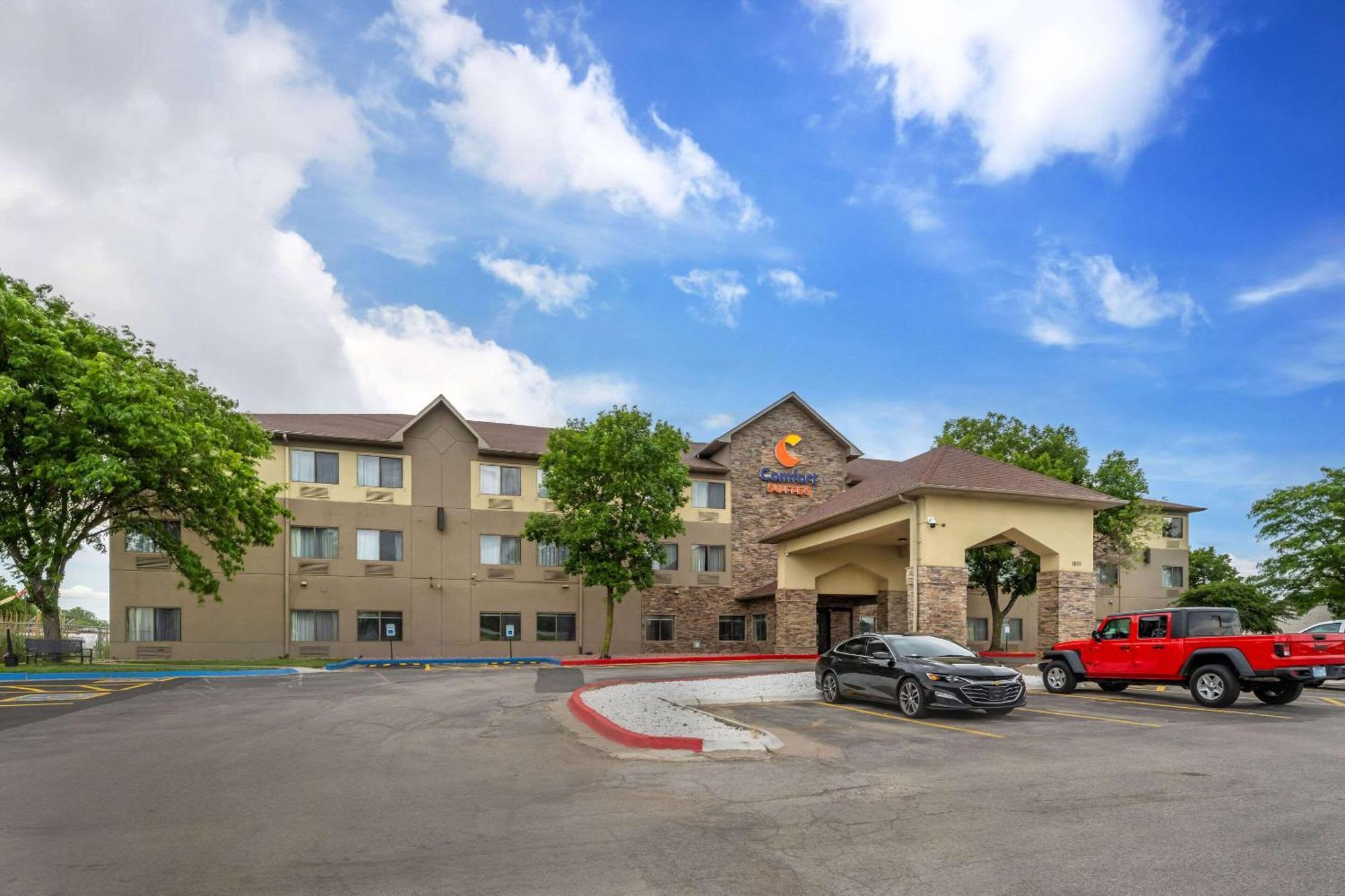 Comfort Suites Omaha East-Консіл-Блафс Екстер'єр фото